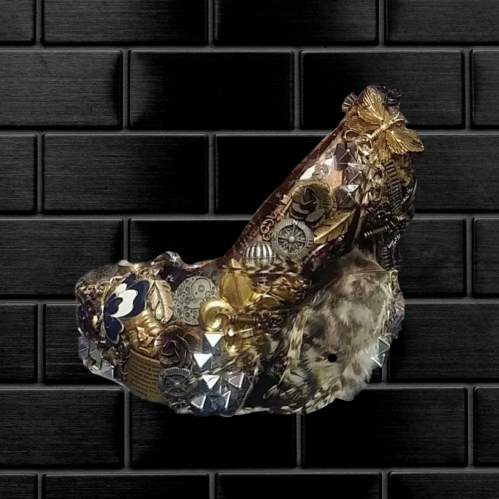 "Odyssey" Bespokez Size 10 Brown & Gold Heels